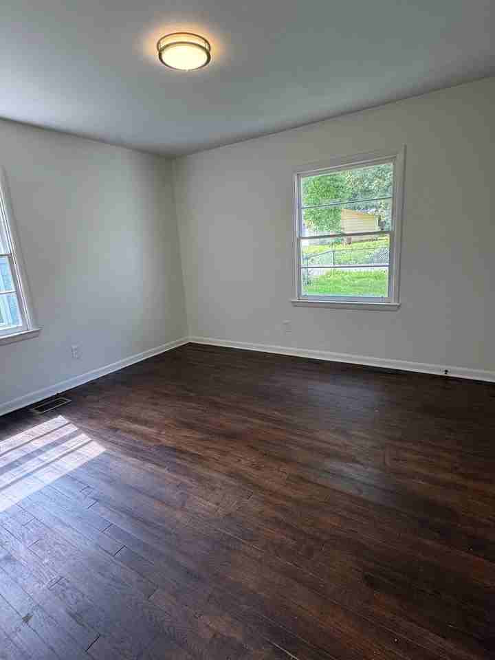 3923 Moffett Ct - Photo 5 of 12