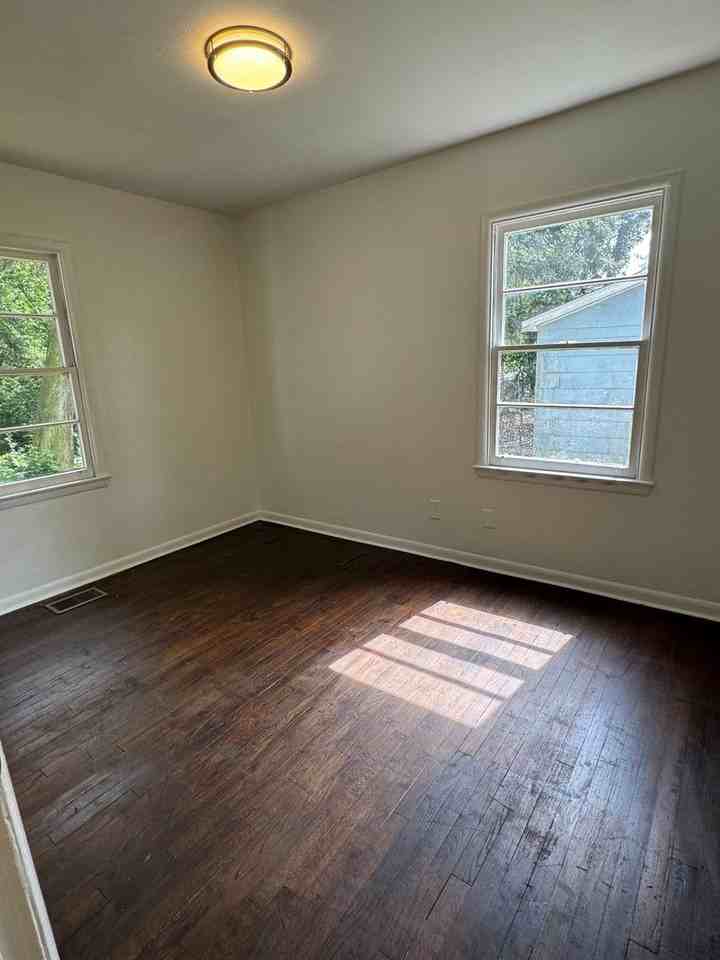 3923 Moffett Ct - Photo 6 of 12