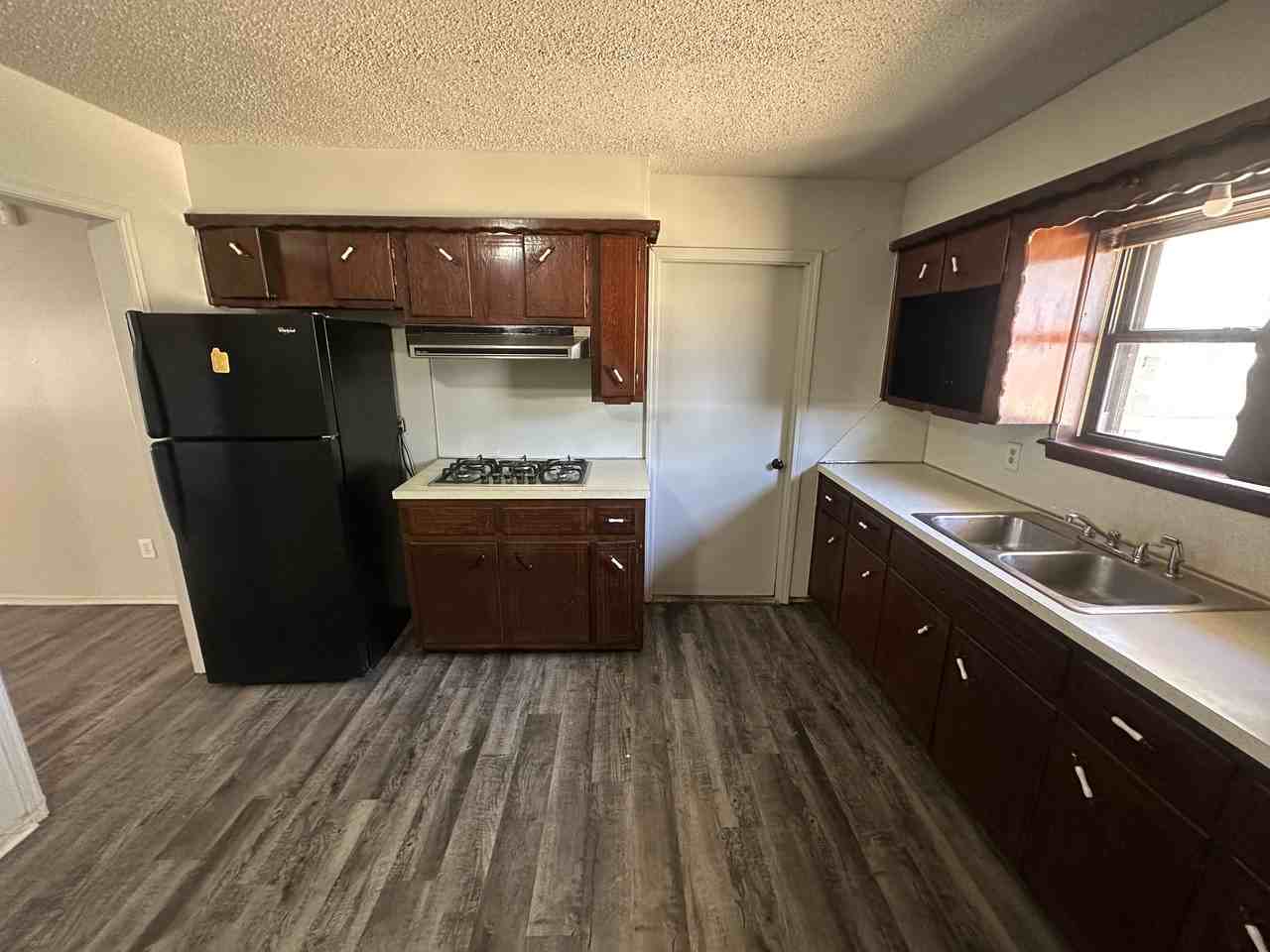 729 Ne 37th St #1 - Photo 5 of 25