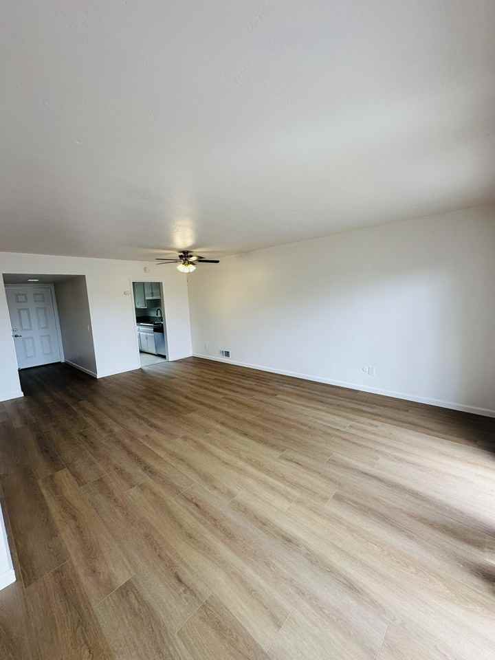 220 S El Camino Real #B - Photo 6 of 23