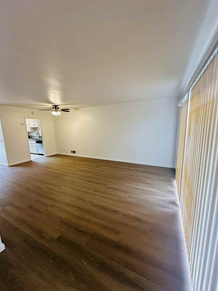 220 S El Camino Real #B - Photo 7 of 23