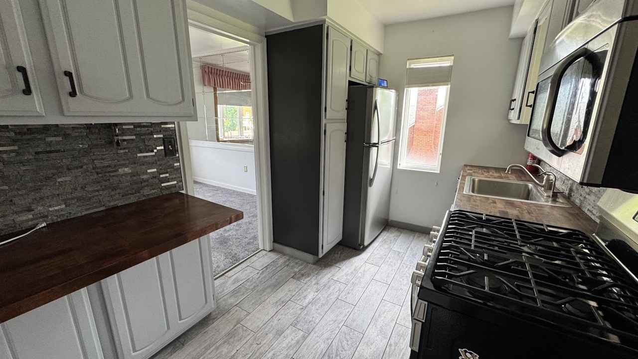 119 Highview Dr #1 - Photo 3 of 12
