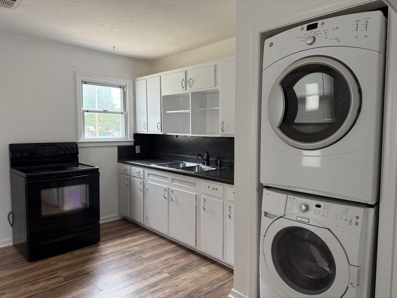 631 Villa Dr #1 - Photo 5 of 13