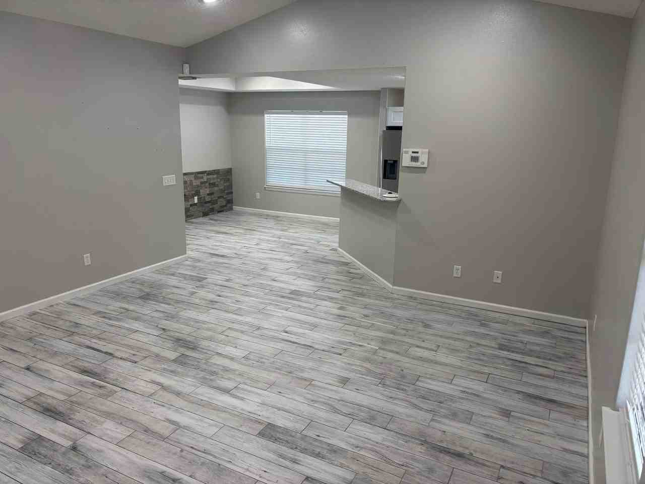 5424 Nicole Blvd - Photo 4 of 18