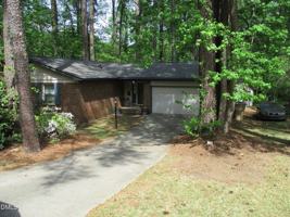 featured image of 729 Ravel St