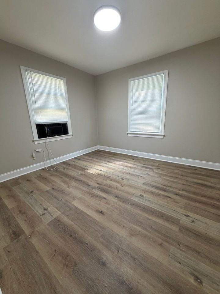 42 Monroe Ave - Photo 4 of 7