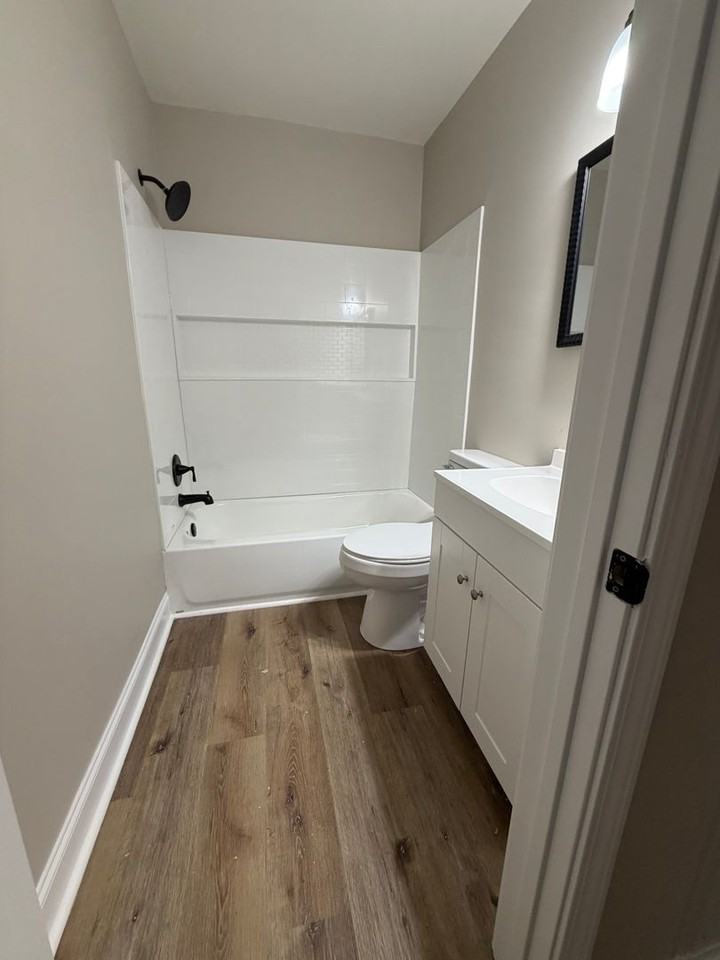 42 Monroe Ave - Photo 5 of 7