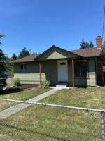 featured image of 679 Sw Douglas St #1