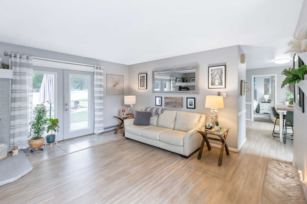 24 Knollwood Dr #1 - Photo 3 of 40