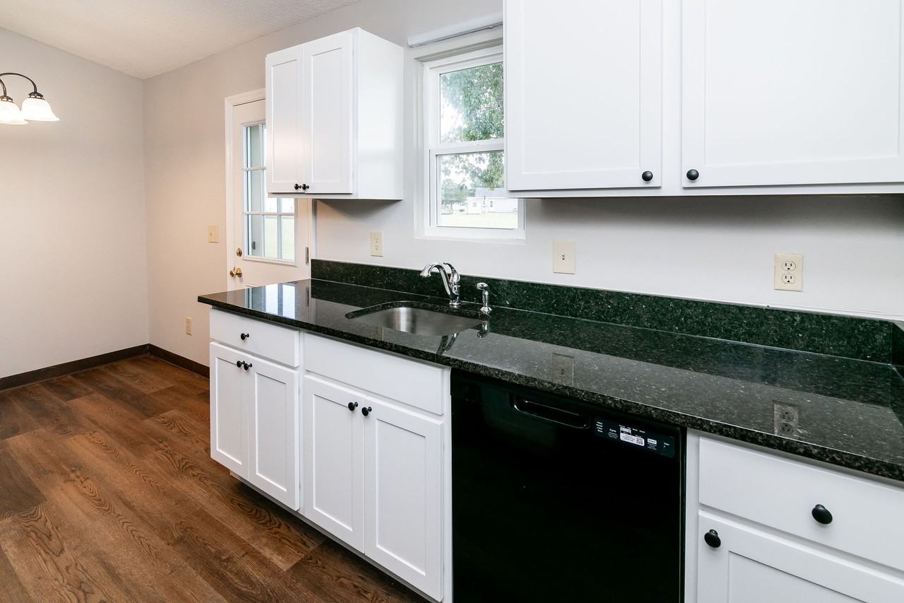 1113 Bryn Mawr Ave #1 - Photo 6 of 22