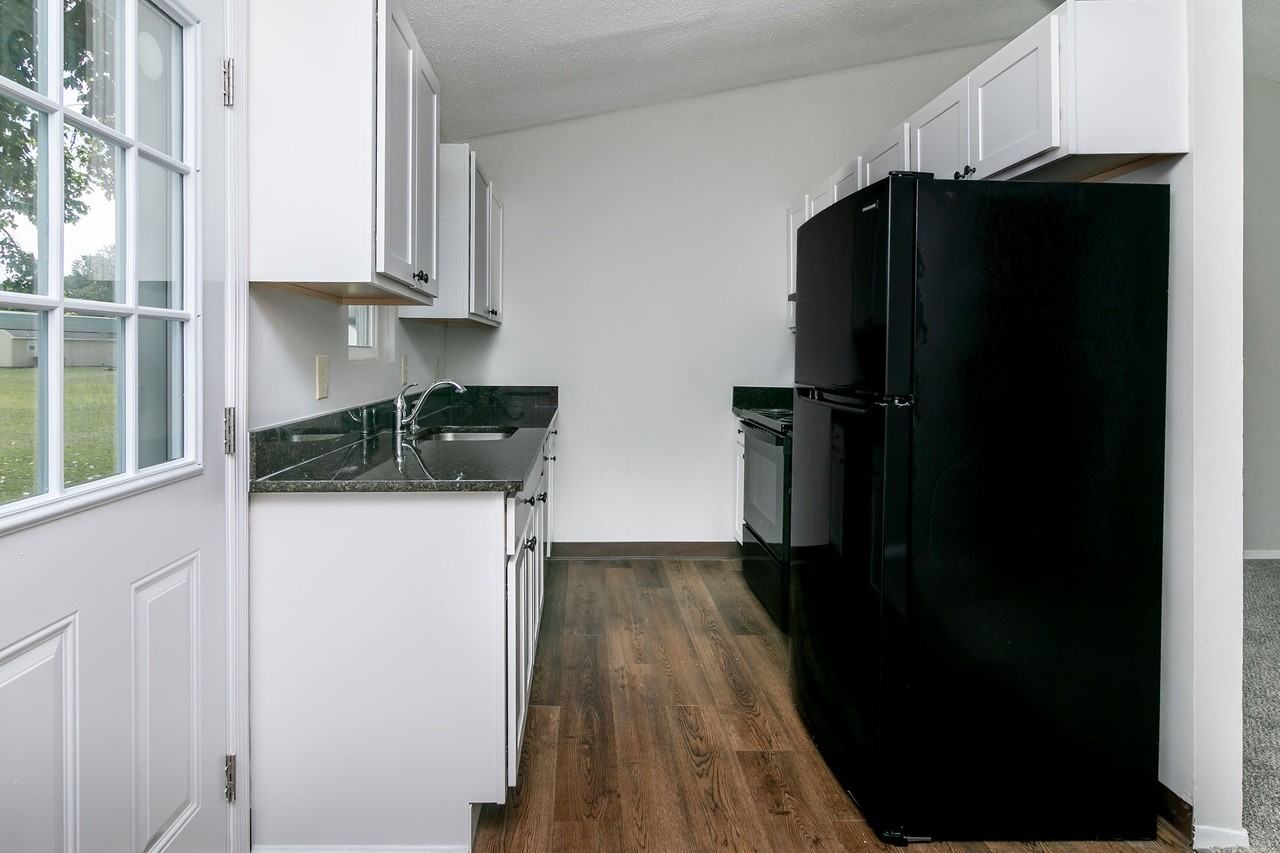 1113 Bryn Mawr Ave #1 - Photo 7 of 22