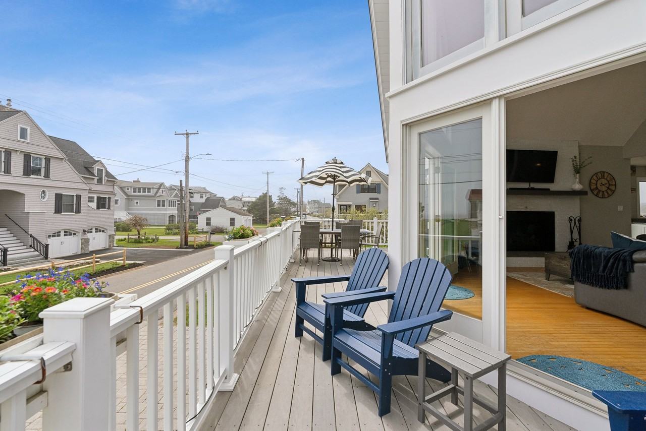 572 Ocean Ave #1 - Photo 4 of 50