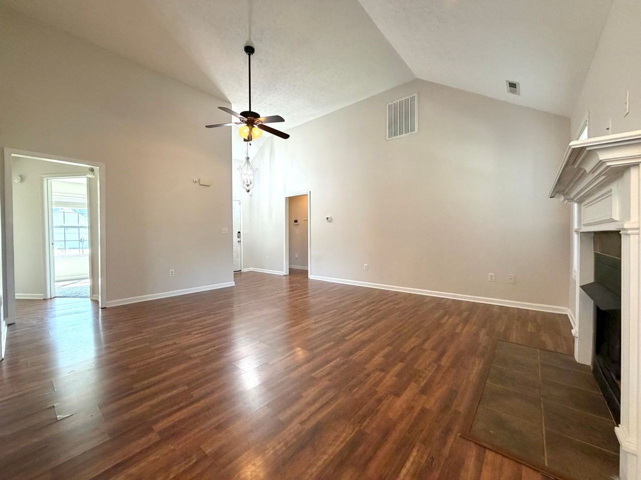 1407 Scrub Oak Dr - Photo 2 of 28