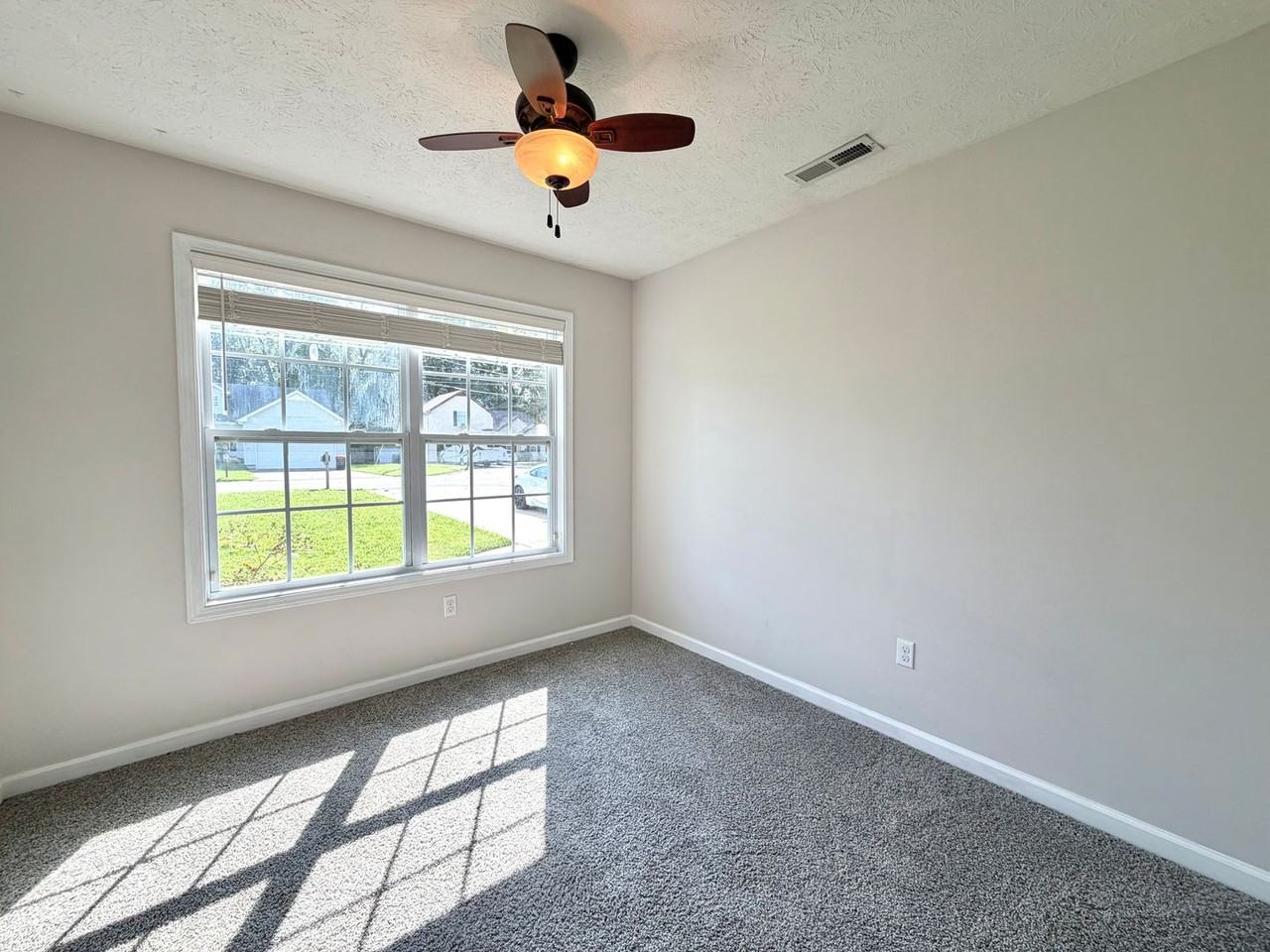 1407 Scrub Oak Dr - Photo 7 of 28