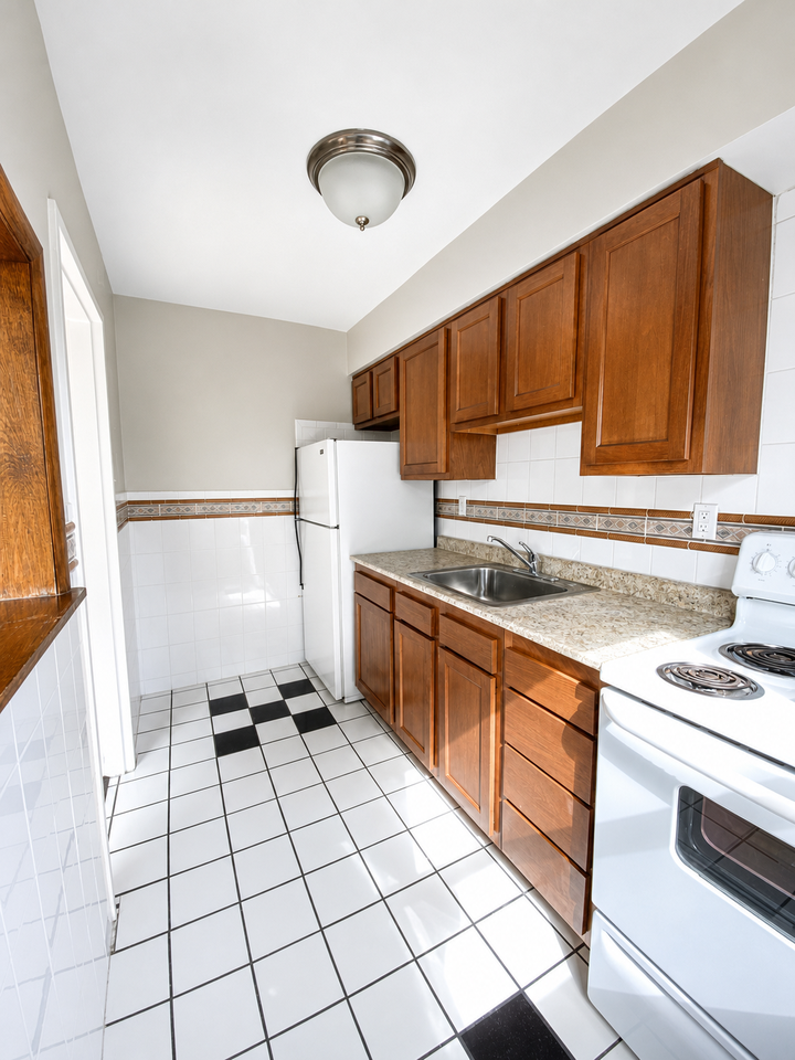 60 60 MARKHAM DRIVEAPT C-3 #C03 - Photo 2 of 6