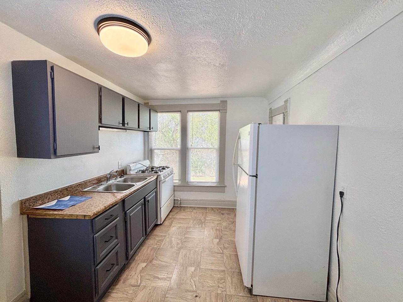 1403 E. 3rd St. - Photo 3 of 5