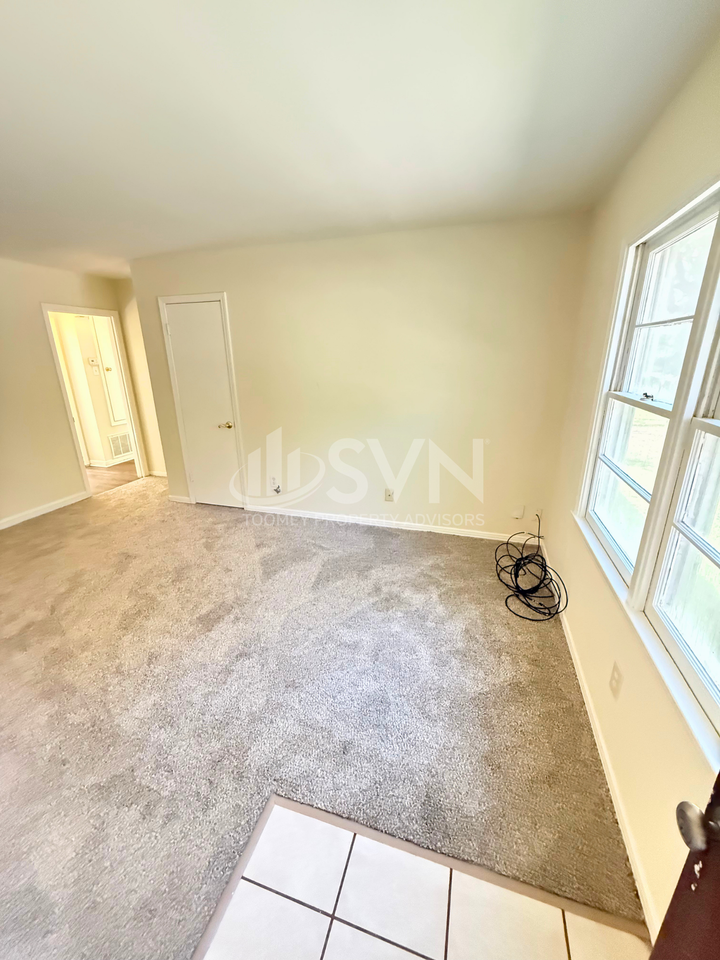 1616 Gilda Cir - Photo 3 of 25