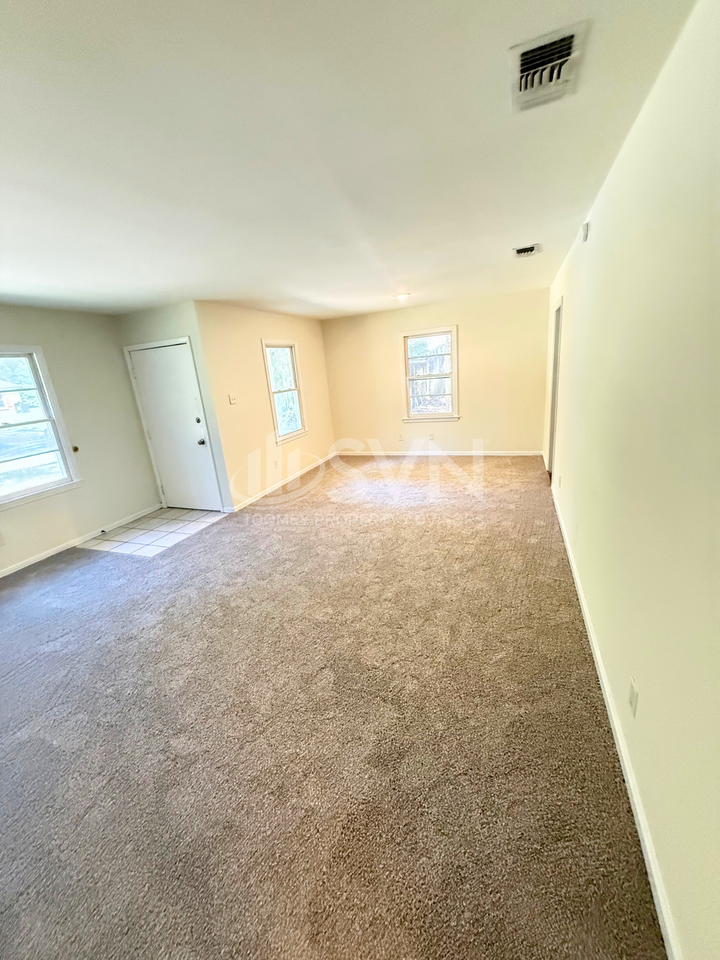 1616 Gilda Cir - Photo 4 of 25