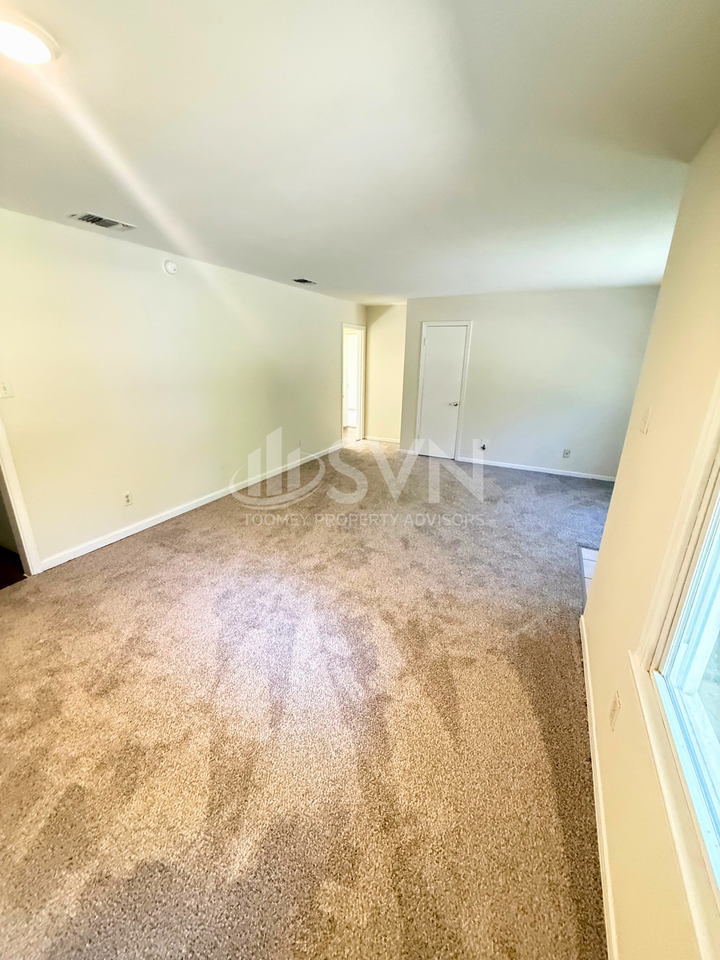 1616 Gilda Cir - Photo 5 of 25