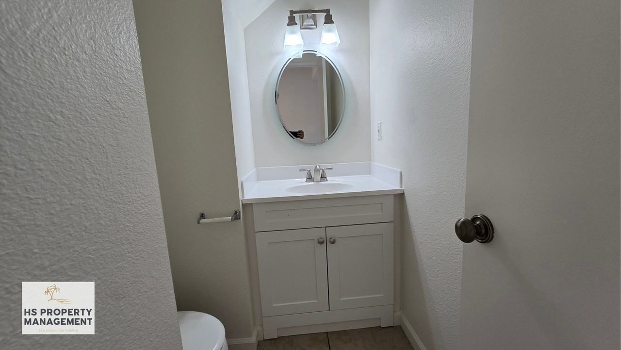 1542 Granite Hills DriveUnit C - Photo 3 of 29