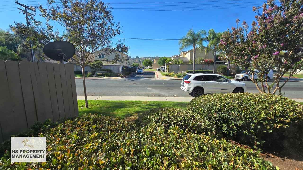 1542 Granite Hills DriveUnit C - Photo 5 of 29