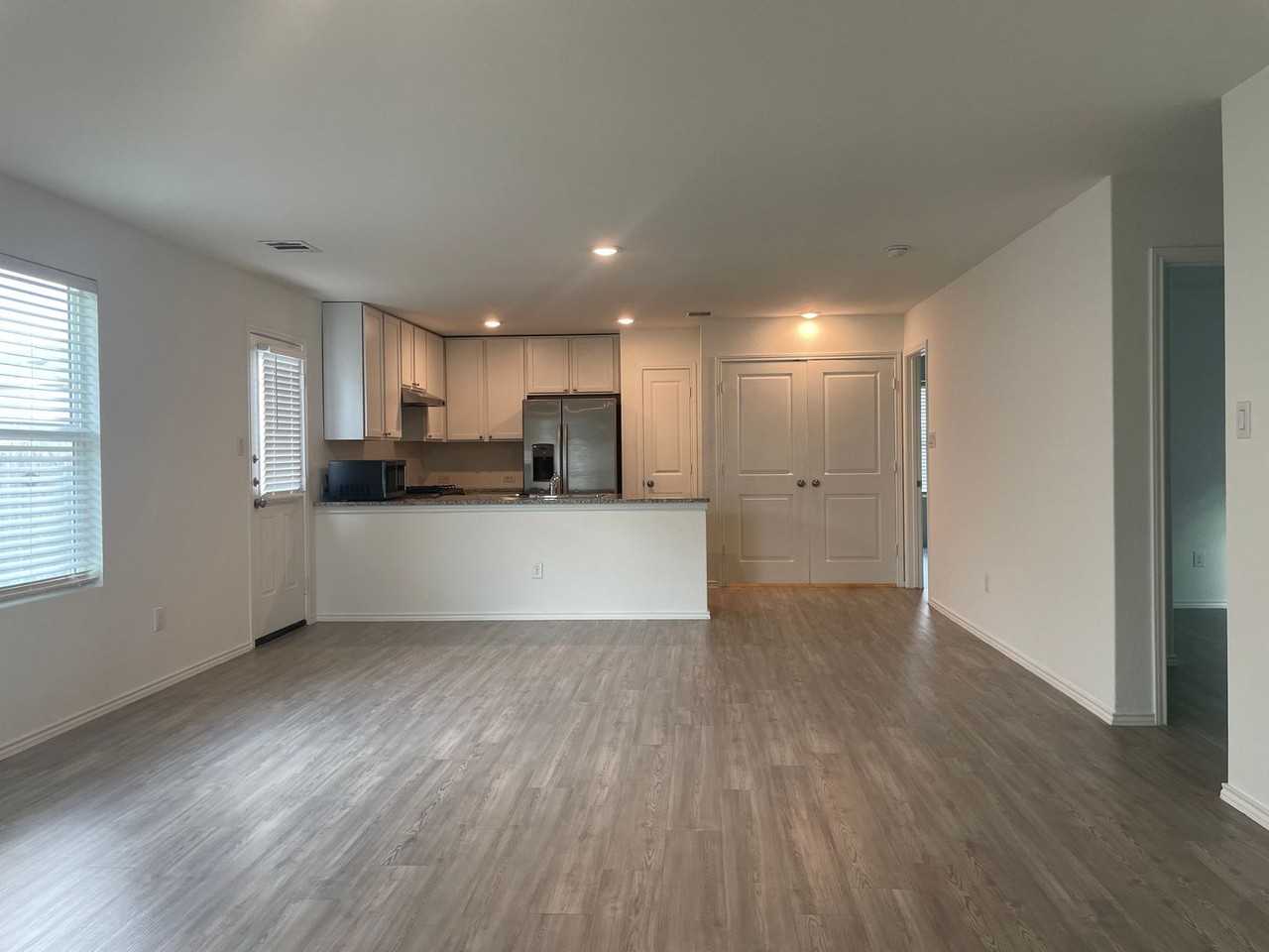 10311 Devon Wheel St - Photo 3 of 17