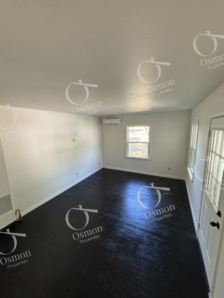 1063 South St - Photo 2 of 6