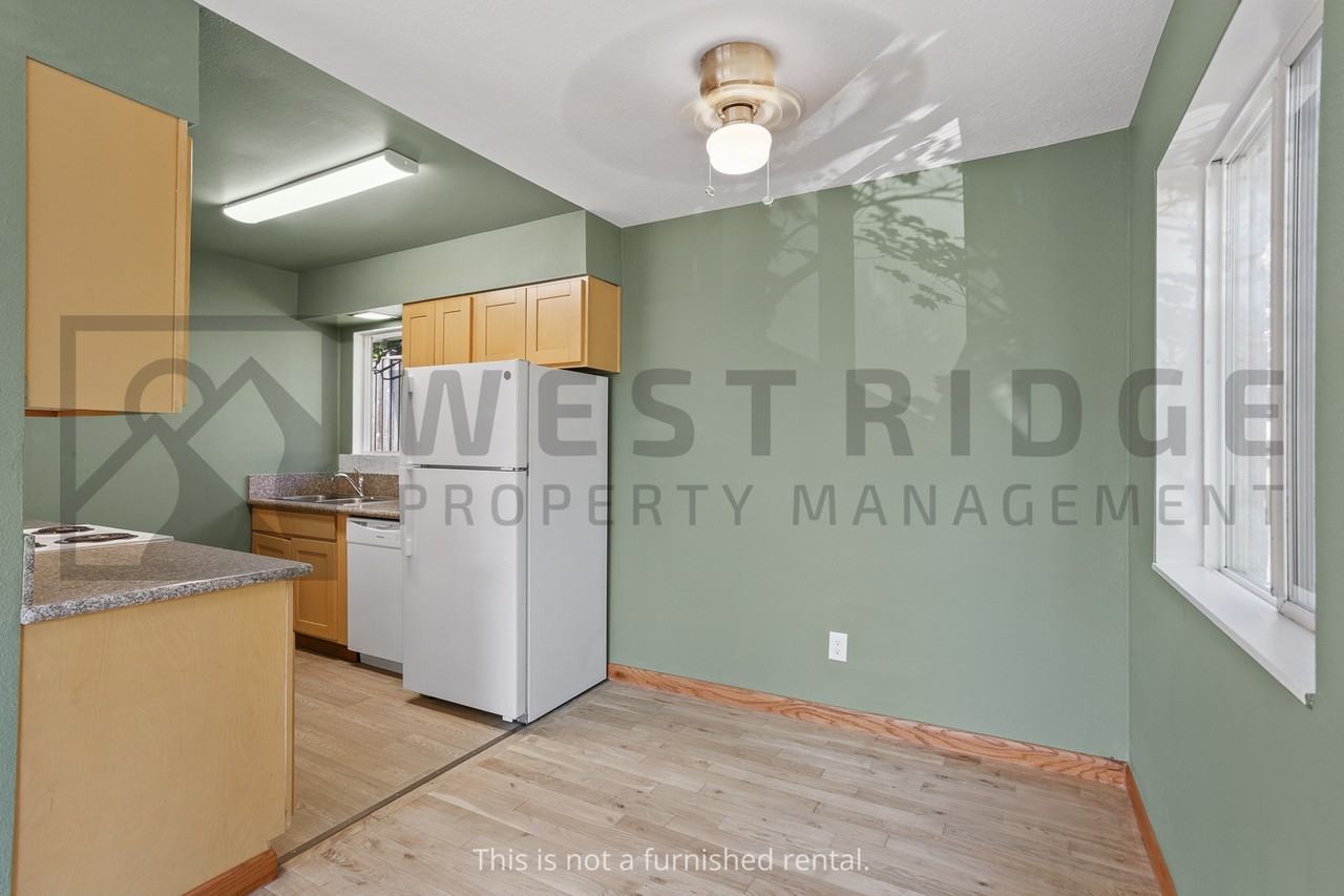 6855 Sw Capitol Hwy #C - Photo 6 of 16