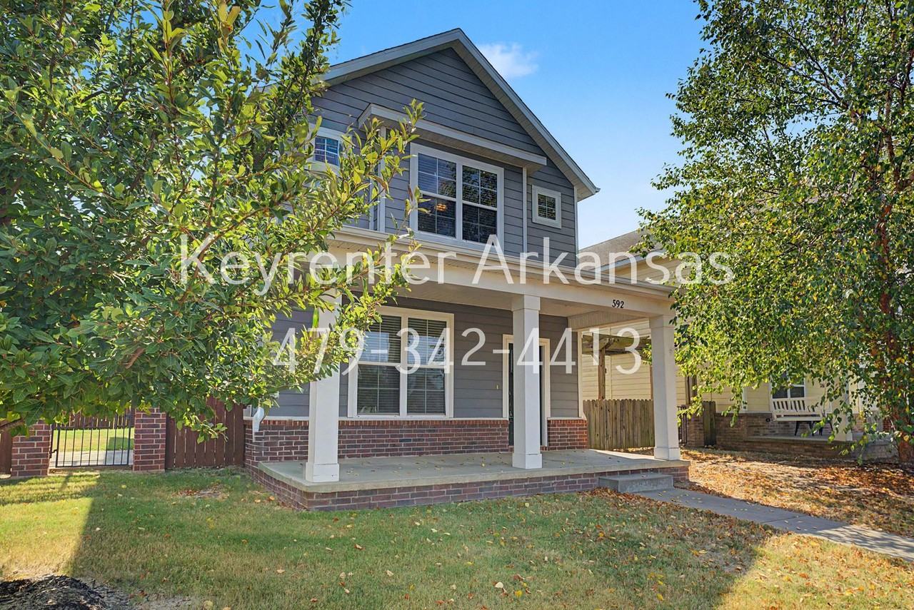 592 N Longfellow Ln - Photo 2 of 23