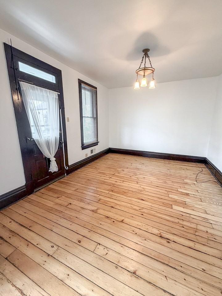 506 Locust St #1 - Photo 4 of 27