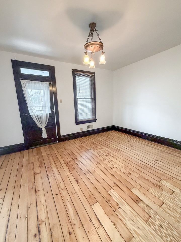 506 Locust St #1 - Photo 6 of 27