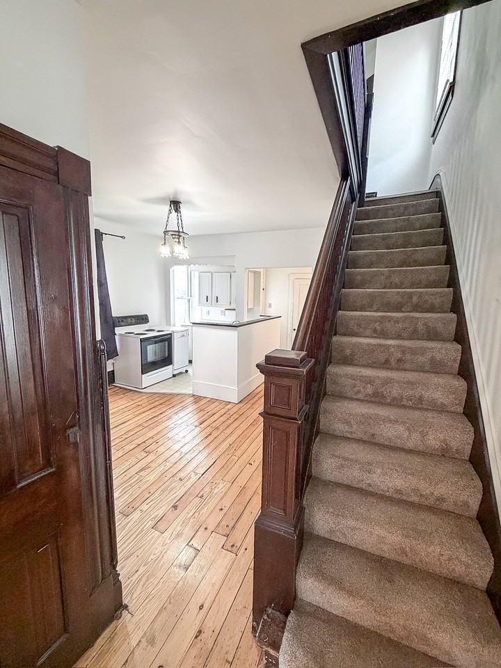 506 Locust St #1 - Photo 7 of 27