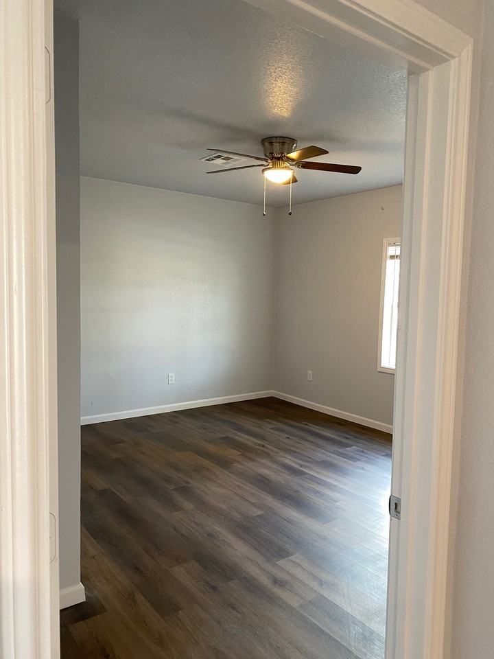 4715 Kansas St #3 - Photo 3 of 7