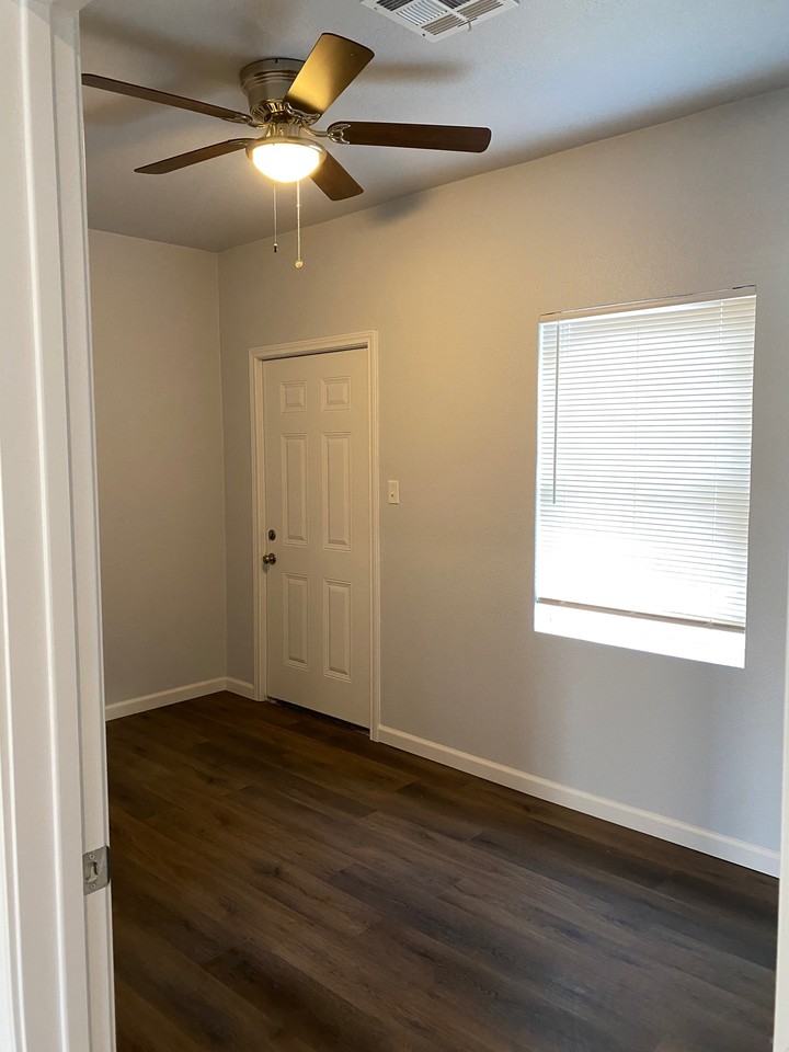 4715 Kansas St #3 - Photo 6 of 7