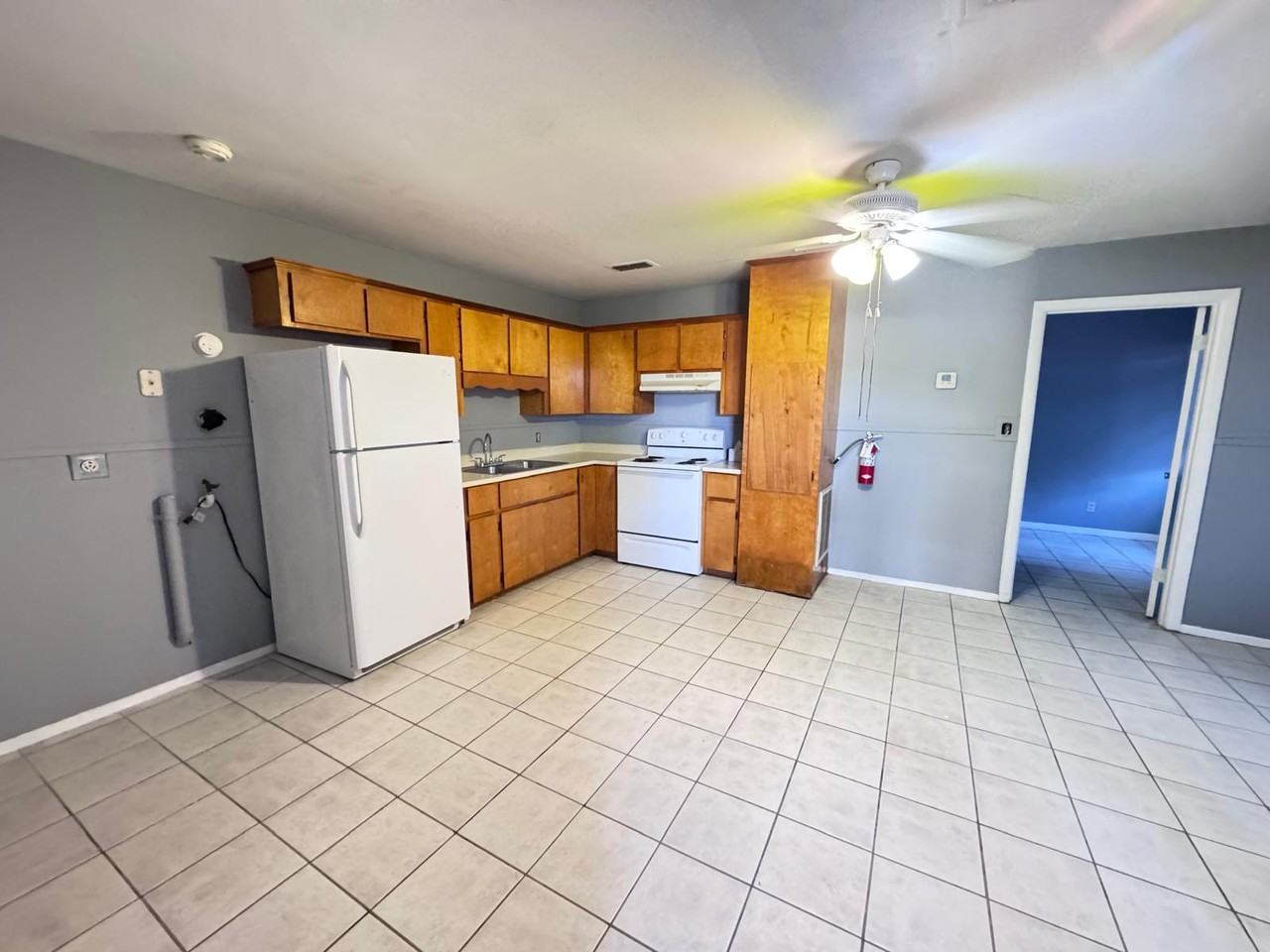 812 Walnut Ave #1 - Photo 5 of 8