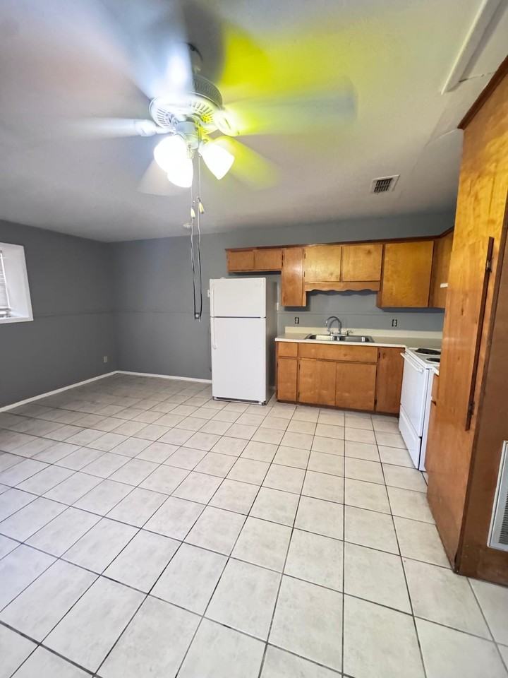 812 Walnut Ave #1 - Photo 6 of 8