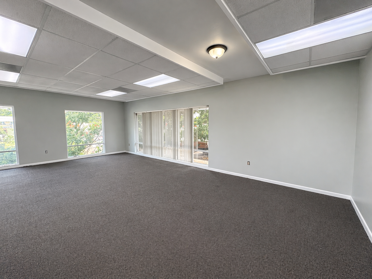 2110 Drew St - Photo 2 of 15