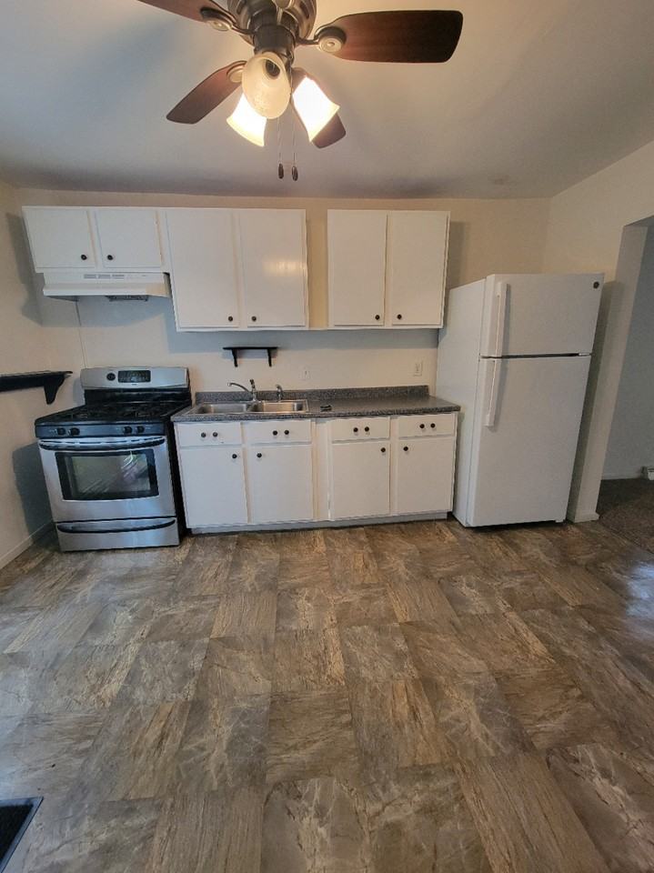 1123 S 13th Ave #1 - Photo 2 of 7