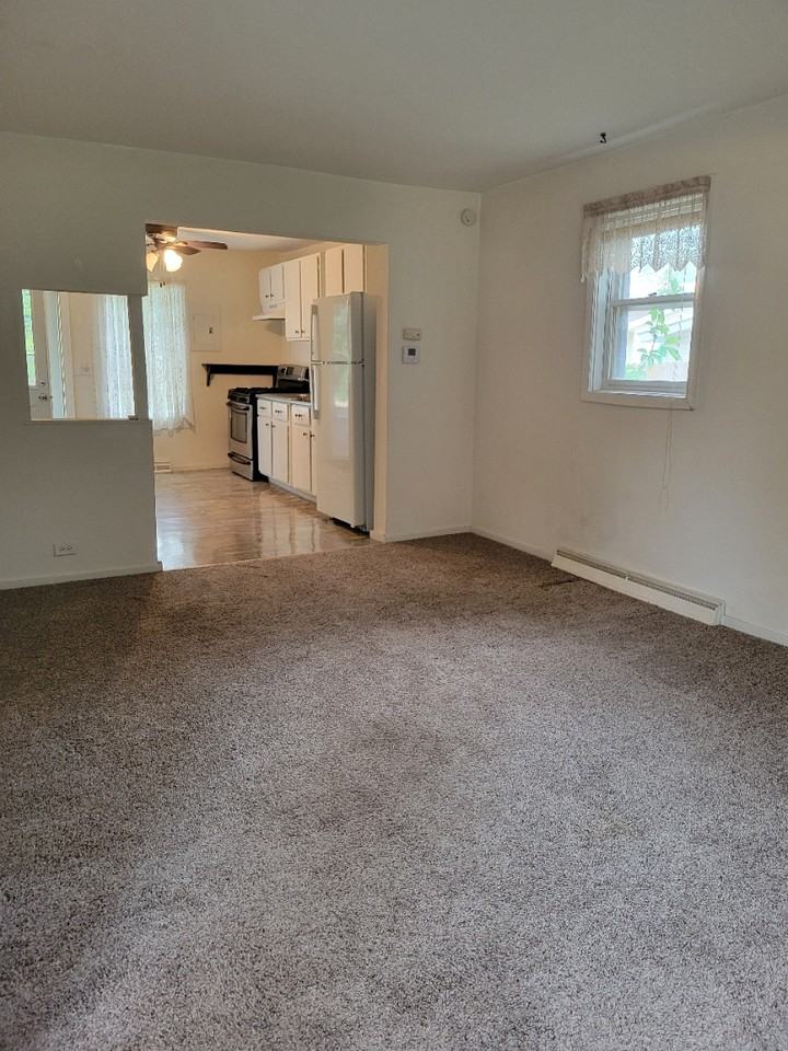 1123 S 13th Ave #1 - Photo 3 of 7