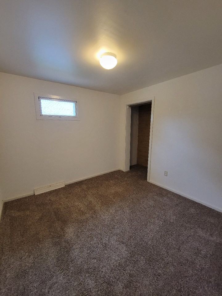 1123 S 13th Ave #1 - Photo 4 of 7
