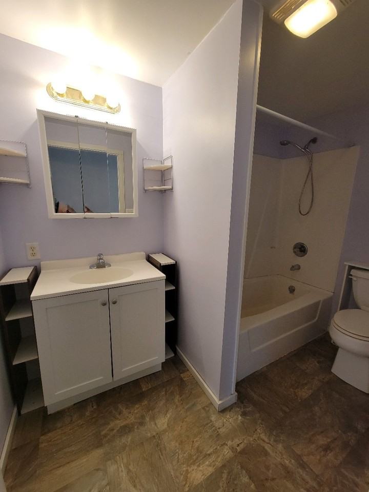 1123 S 13th Ave #1 - Photo 5 of 7