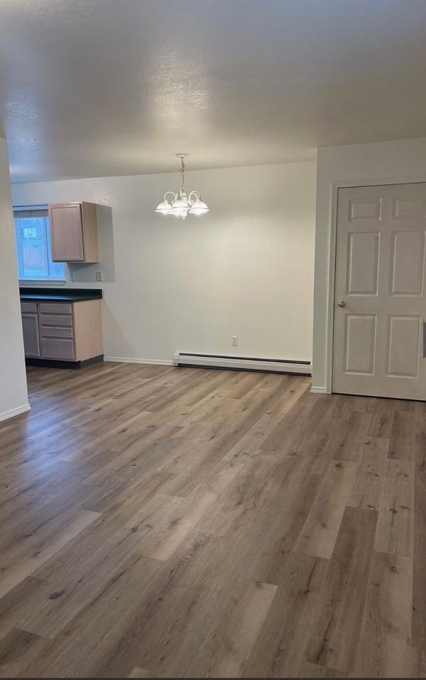 594 W Shore Dr - Photo 4 of 9