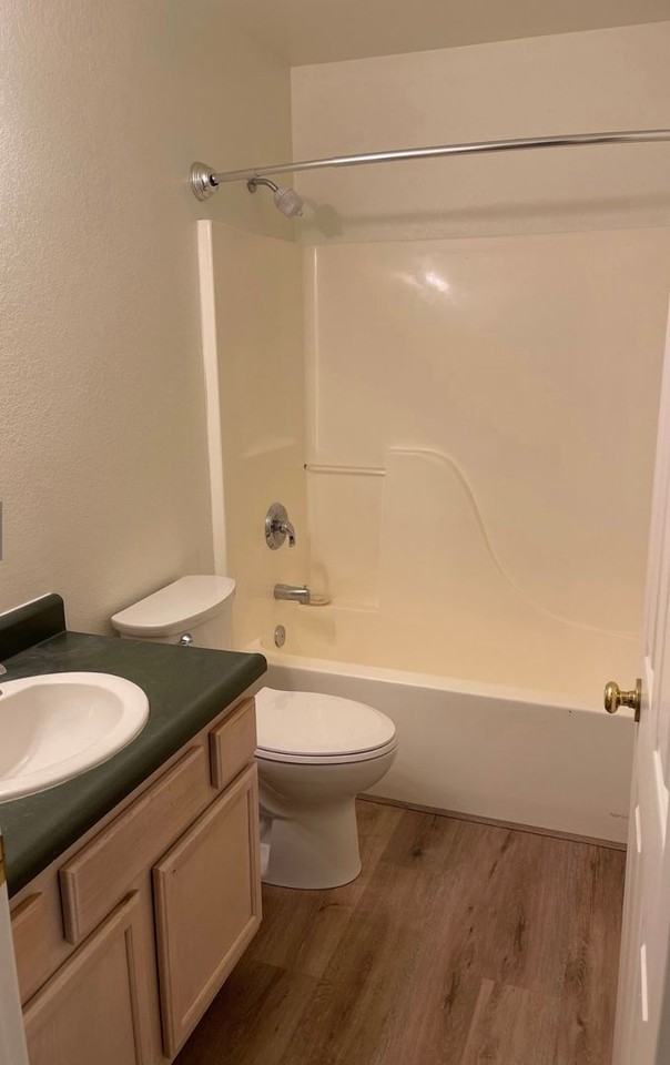 594 W Shore Dr - Photo 6 of 9