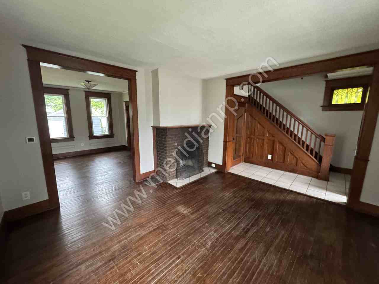 321 Kinsmoor Ave #1 - Photo 2 of 9