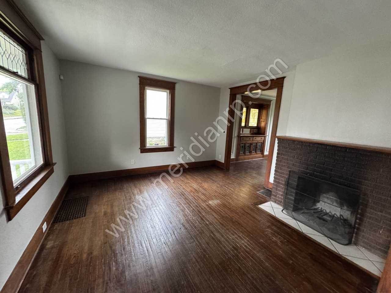 321 Kinsmoor Ave #1 - Photo 3 of 9