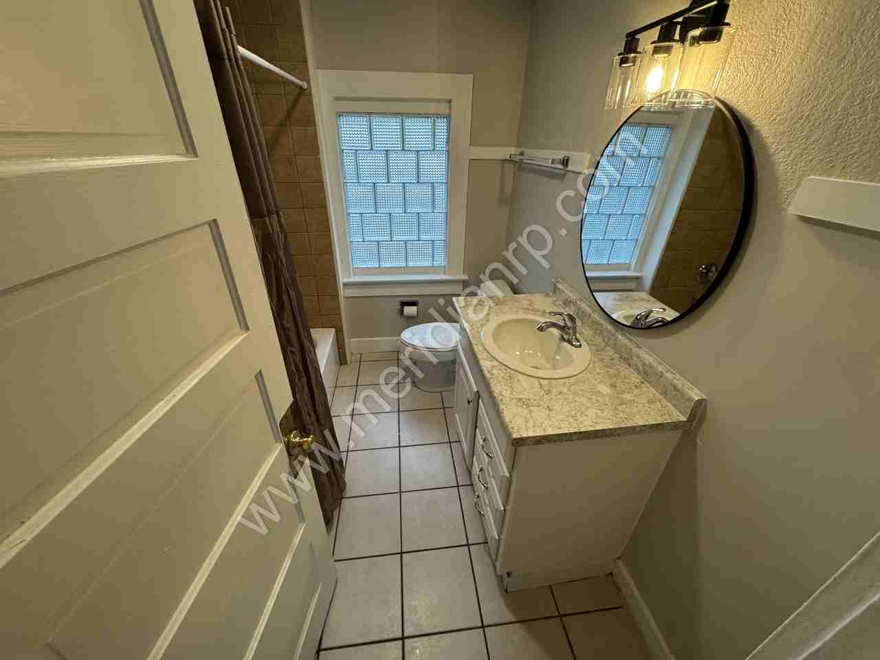 321 Kinsmoor Ave #1 - Photo 5 of 9