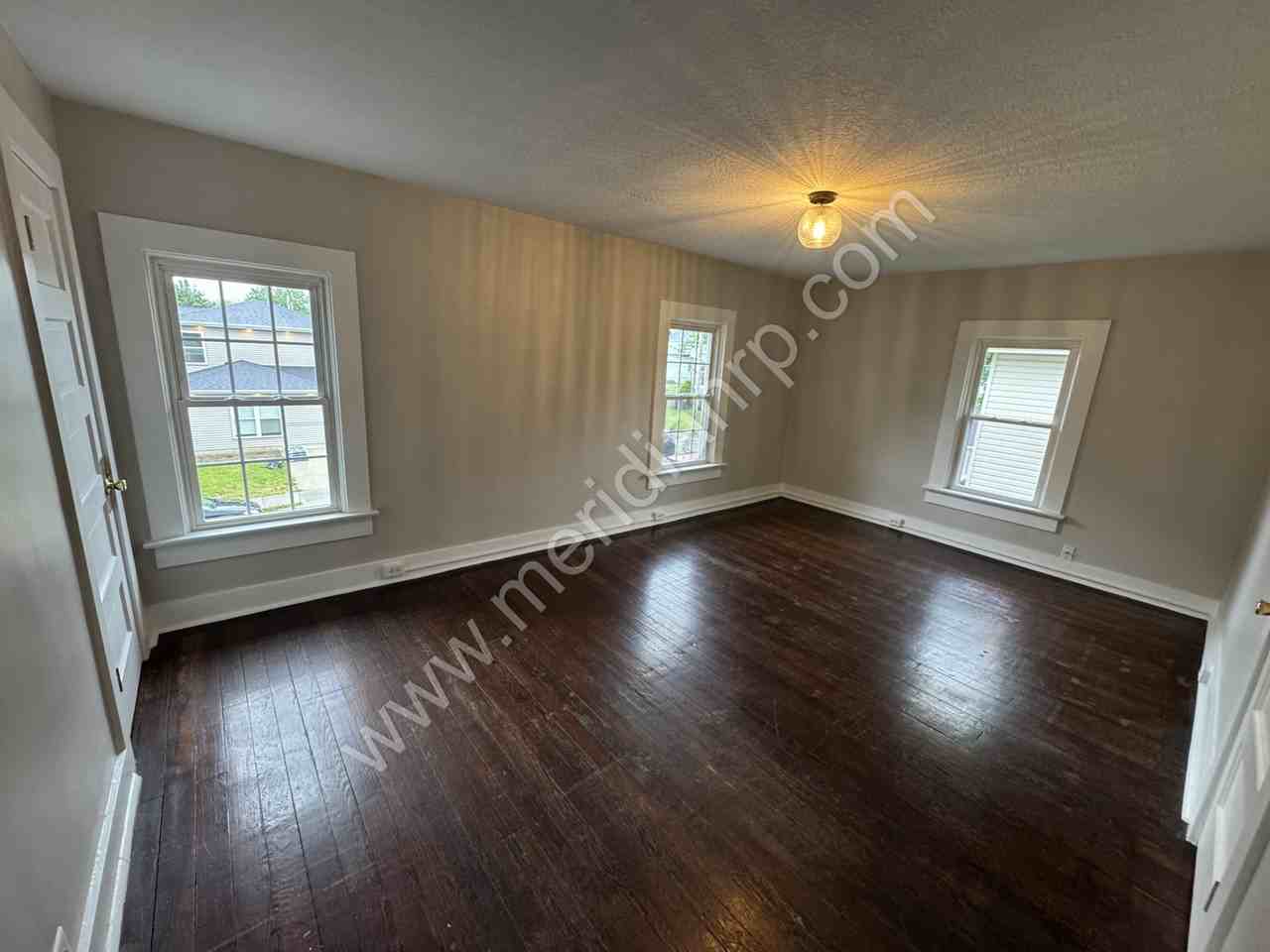 321 Kinsmoor Ave #1 - Photo 7 of 9