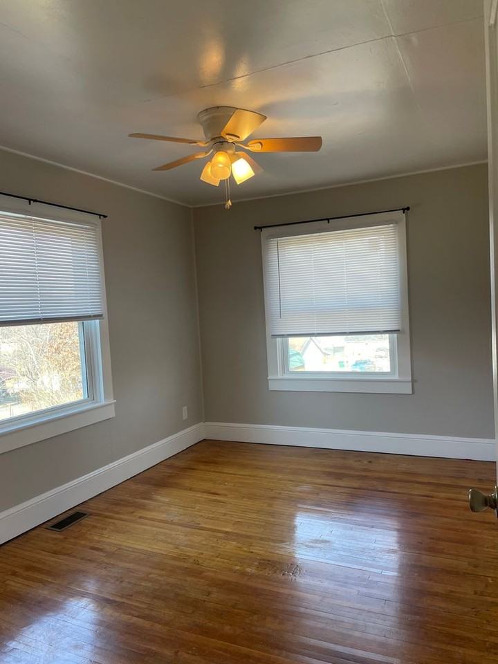 89 Leach St - Photo 4 of 20