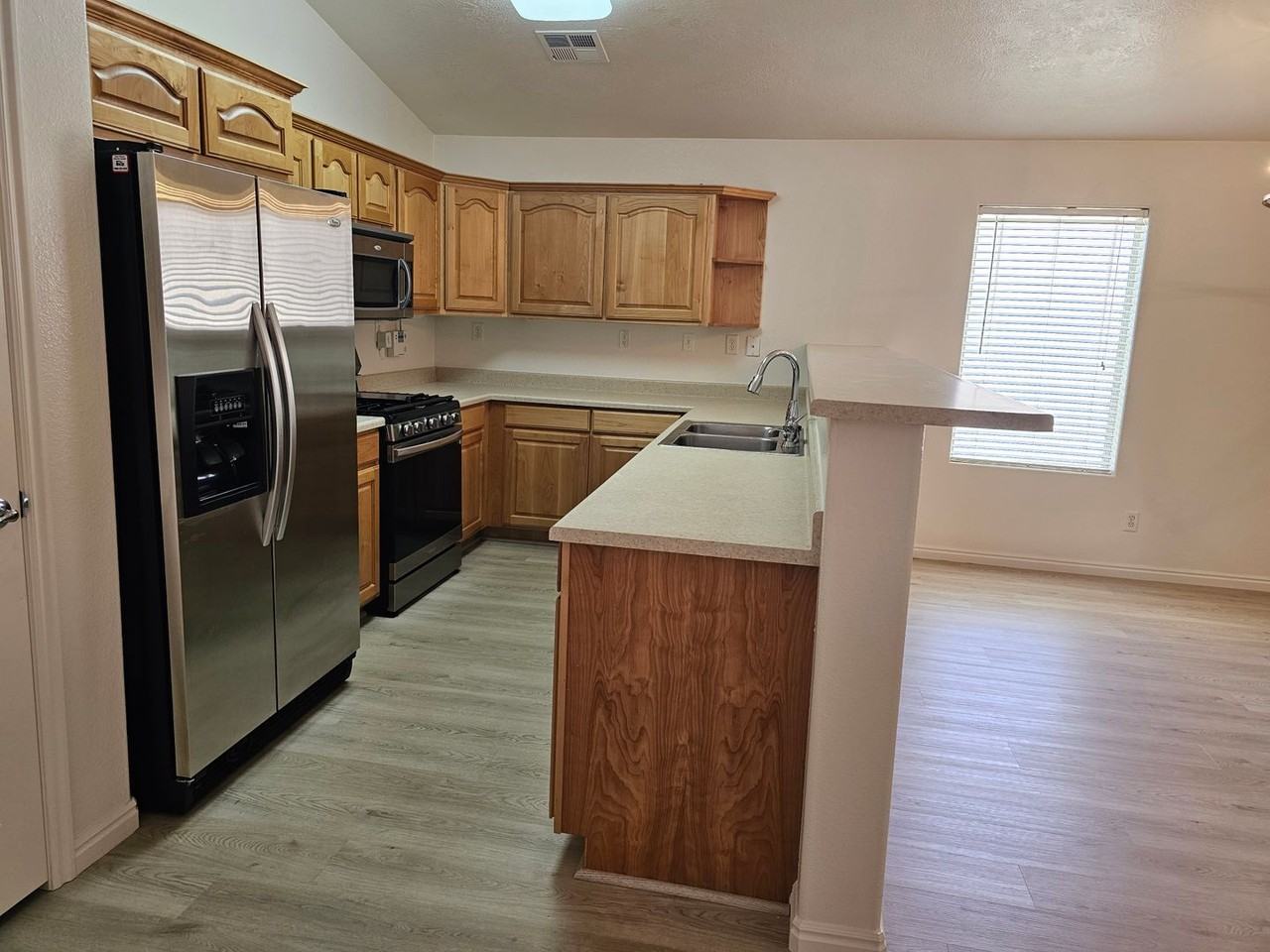2425 S 770 W - Photo 7 of 17
