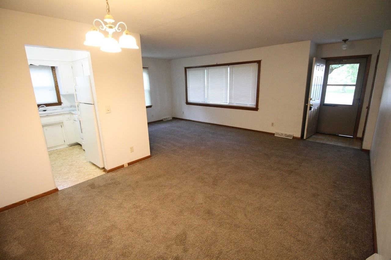 9522 Pleasant Ave S - Photo 4 of 18